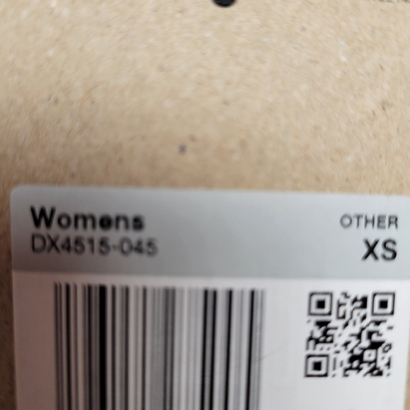 NWT Womens Nike 2022 Chicago Marathon Tank Singlet - Picture 5 of 5